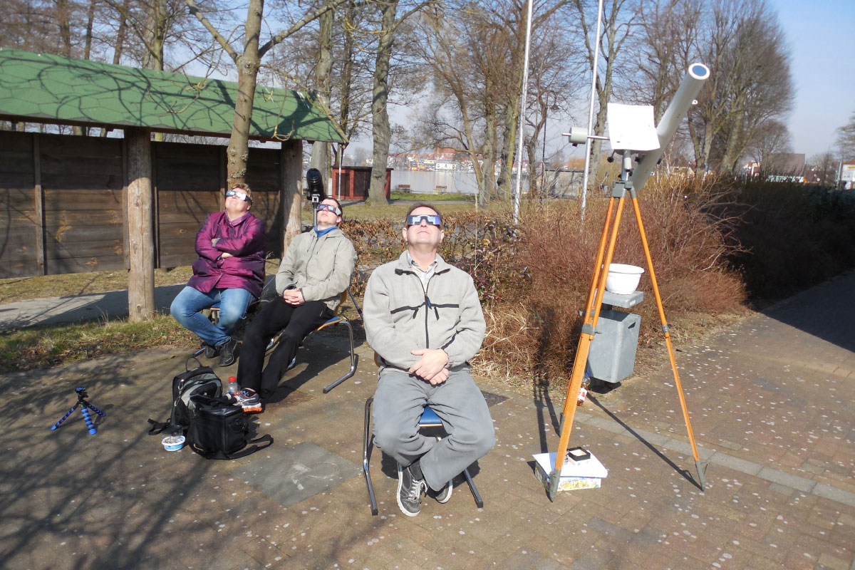 Observation of the solar eclipse Observation of the solar eclipse