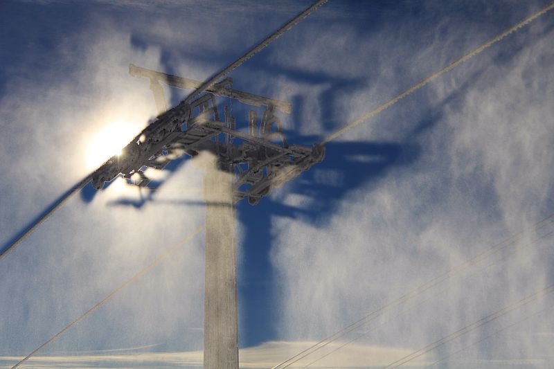 Mast Shadow in Ice Fog Mast Shadow in Ice Fog